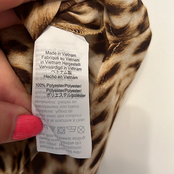 Gorgeous J. Crew Sleeveless Animal Print Blouse - XL - Picture 5 of 5
